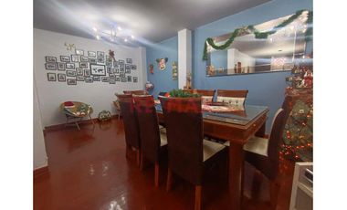 Venta Casa  3 Pisos Incluye Departamento Independiente