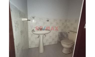 Venta Casa  3 Pisos Incluye Departamento Independiente