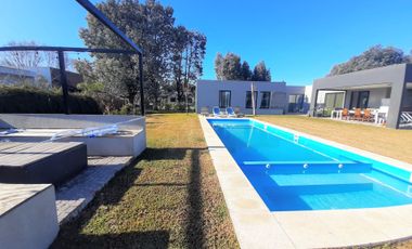 VENTA CASA BARRIO SANTA IRENE COMARCAS DE LUJAN