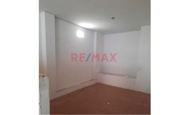 🚨Se Vende Casa-Terreno En San Juan De Lurigancho. Av. Perú, A.H. Proyecto Integral Nuevo San Juan. Las Lomas De Casablanca).
