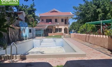 Duplex House for Sale in Lapu Lapu with Swimming Pool