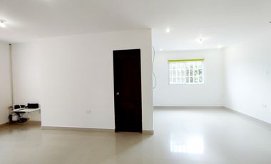 casa en arriendo/venta en el carmen. Cod V26990