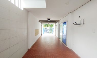 casa en arriendo/venta en el carmen. Cod V26990