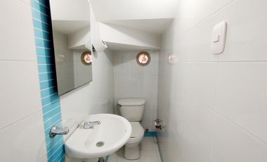 casa en arriendo/venta en el carmen. Cod V26990
