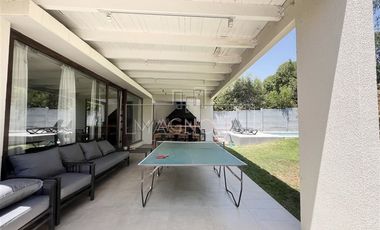 CASA AMPLIADA Y MODERNA EN CHAMISERO, OPORTUNIDAD UNICA