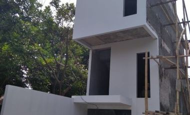 Townhouse eksklusif strategis pinggir jalan di cimanggis