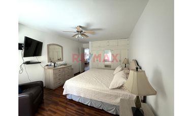 Venta Casa 3 Pisos Frente A Parque De Los Músicos Urb. Primavera