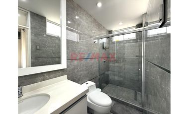 Venta Casa 3 Pisos Frente A Parque De Los Músicos Urb. Primavera