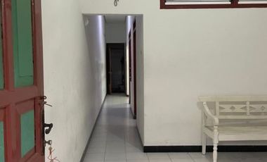 Disewakan Rumah Lokasi di Jl. Jojoran Baru, Mojo Surabaya