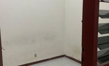 Disewakan Rumah Lokasi di Jl. Jojoran Baru, Mojo Surabaya