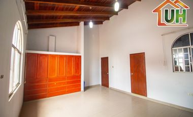 00526 - VENTA CASA YARINACOCHA - AMPLIO TERRENO - AT 1,220 M2