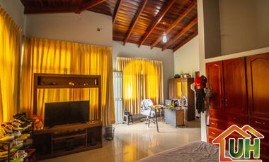 00526 - VENTA CASA YARINACOCHA - AMPLIO TERRENO - AT 1,220 M2