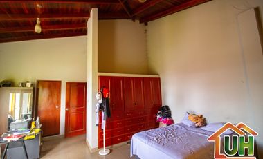00526 - VENTA CASA YARINACOCHA - AMPLIO TERRENO - AT 1,220 M2