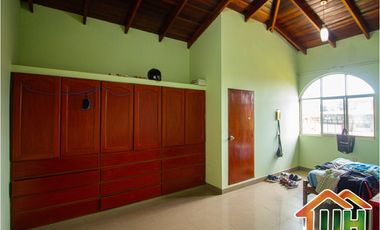 00526 - VENTA CASA YARINACOCHA - AMPLIO TERRENO - AT 1,220 M2