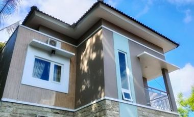 Rumah Cantik 2 Lantai Carport Luas di Jalan Kaliurang dekat Bento Kopi