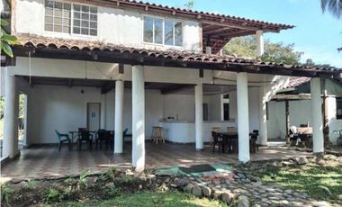LAS LAJAS, HOSTAL EN VENTA CERCANO A LA PLAYA.