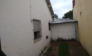 LATORRE PROP VENDE CHALET A REFACCIONAR BARRIO