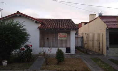 LATORRE PROP VENDE CHALET A REFACCIONAR BARRIO