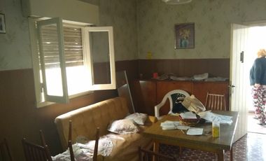 LATORRE PROP VENDE CHALET A REFACCIONAR BARRIO