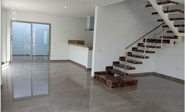 Hermosa casa de lujo para estrenar cerca al mar Santa Marta.