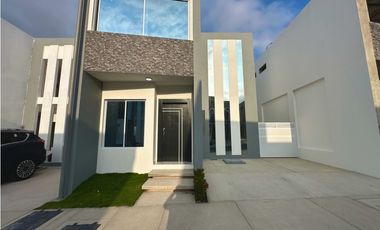 CASAS EN VENTA EN URBANIZACIÓN PRIVADA LA ROMANA SUR DE MANTA