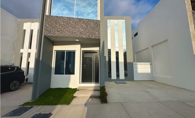 CASAS EN VENTA EN URBANIZACIÓN PRIVADA LA ROMANA SUR DE MANTA