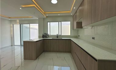 CASAS EN VENTA EN URBANIZACIÓN PRIVADA LA ROMANA SUR DE MANTA