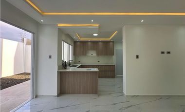 CASAS EN VENTA EN URBANIZACIÓN PRIVADA LA ROMANA SUR DE MANTA