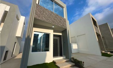 CASAS EN VENTA EN URBANIZACIÓN PRIVADA LA ROMANA SUR DE MANTA