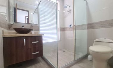 COD. 336 - SE VENDE CASA - BARRIO: VENECIA II