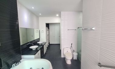 COD. 336 - SE VENDE CASA - BARRIO: VENECIA II