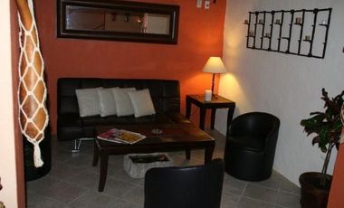 VENTA CASA GRANDE EN CHAPALA JALISCO. CON USO DE SUELO MIXTO