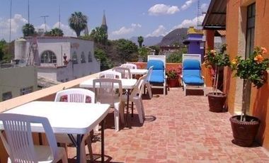 VENTA CASA GRANDE EN CHAPALA JALISCO. CON USO DE SUELO MIXTO