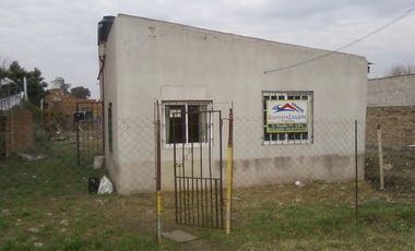 Casa a terminar con 2 dormitorios y escritura en venta