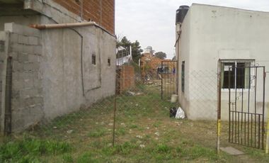 Casa a terminar con 2 dormitorios y escritura en venta