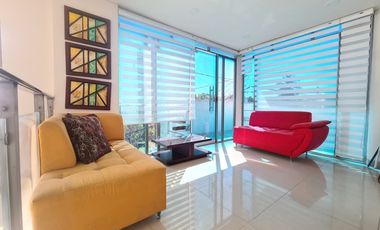 COD. 553 - SE VENDE CASA - BARRIO: LA MARIA