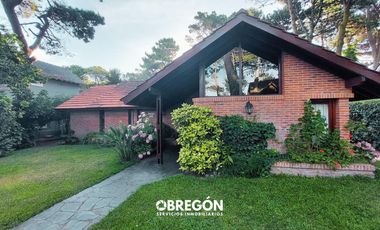 Casa en  Alquiler en zona golf de Pinamar para 6 personas verano 2024