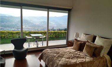 CASA CAMPESTRE CON VISTA ABIERTA A LA CIUDAD, LAS PALMAS, MEDELLIN