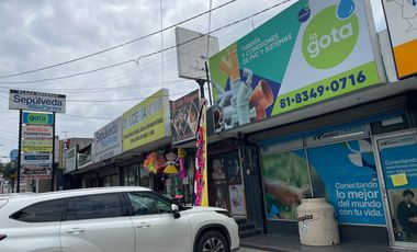 Venta de plaza comercial zona Garza Sada
