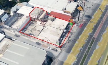 Venta de plaza comercial zona Garza Sada