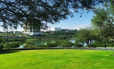 Casa de 3 Recámaras con 3.5 Baños a 12 Minutos de los Arcos de Querétaro.