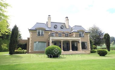 Maravillosa Casa en Exclusivo Condominio