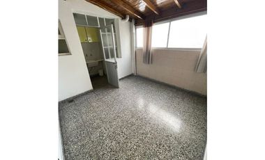 VENTA DE DEPARTMENTO 2 AMB CON PATIO CERRADO Y  COCHERA