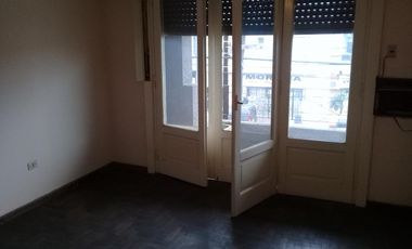 EXCELENTE DEPARTAMENTO SOBRE AVENIDA MARQUEZ