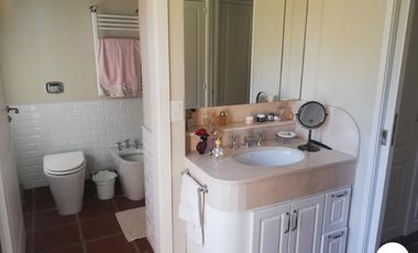 VENTA CASA EN ACASUSSO, MARTINEZ, SAN ISIDRO, TOTALMENTE NUEVA!!!!