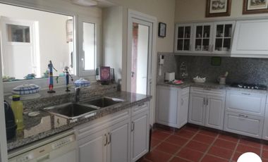 VENTA CASA EN ACASUSSO, MARTINEZ, SAN ISIDRO, TOTALMENTE NUEVA!!!!