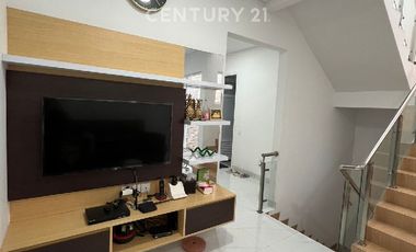 RUMAH BAGUS 2 LANTAI JUAL CEPAT TAMAN RATU JAKARTA BARAT