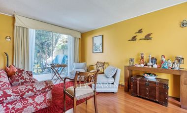 Venta de acogedora casa en sector residencial de Peñalolén