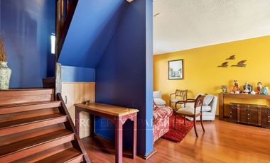 Venta de acogedora casa en sector residencial de Peñalolén