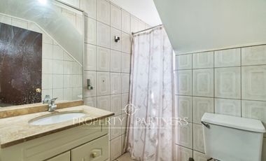 Venta de acogedora casa en sector residencial de Peñalolén